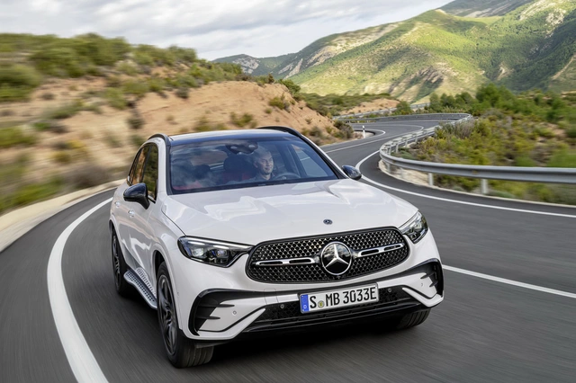 Ra mắt Mercedes-Benz GLC 2023